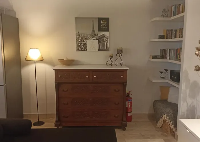 Charming Garden Διαμέρισμα *