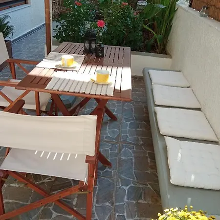 Charming Garden Apartment Rhodes City